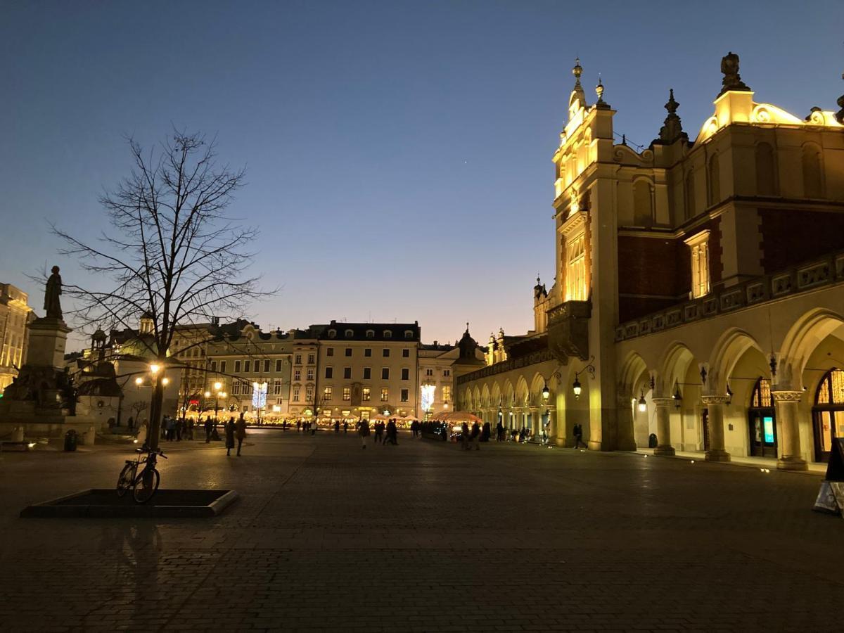 Hotel H12**** Cracovia Exterior foto