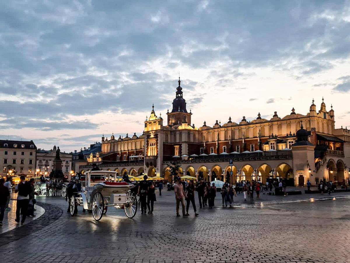 Hotel H12**** Cracovia Exterior foto